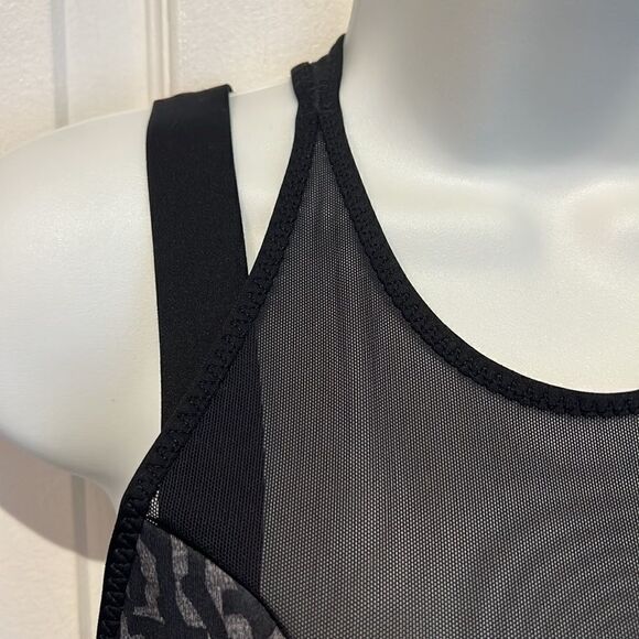 LULULEMON Black/Grey Running In The City Tank Top Size 6‎ - Picture 7 of 15